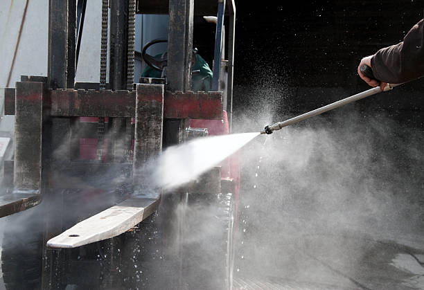 Best Roof Washing  in Zanesville, OH